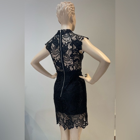 XENIA BOUTIQUE | Mini lace dress in black in Size 2 - Picture 6 of 10